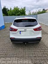 Nissan Qashqai 1.6 DIG-T Tekna - Nissan mit Benzin-Antrieb: Limousine