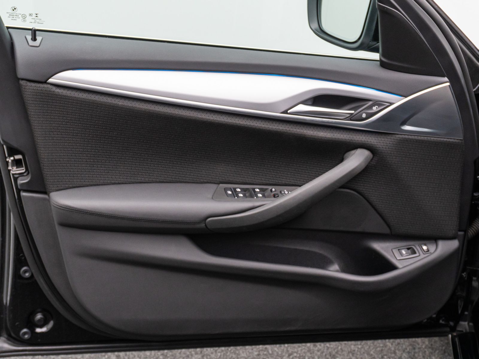 Fahrzeugabbildung BMW 520e Alarm Komfort PDC DAB GeschwindigReg 18Zoll