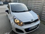 Kia Rio 1.2  27.880km Guter Zustand - Kia Rio in Lübeck