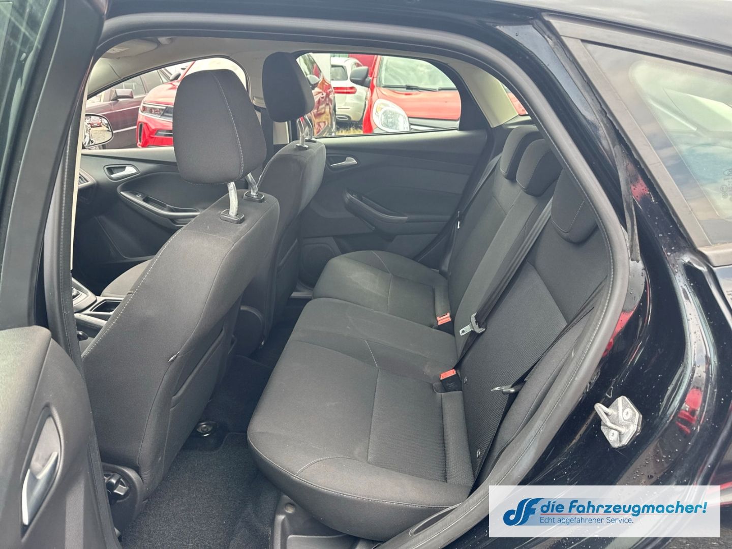 Fahrzeugabbildung Ford Focus Business Navi SHZ LenkradHZG *1502 *EXPORT