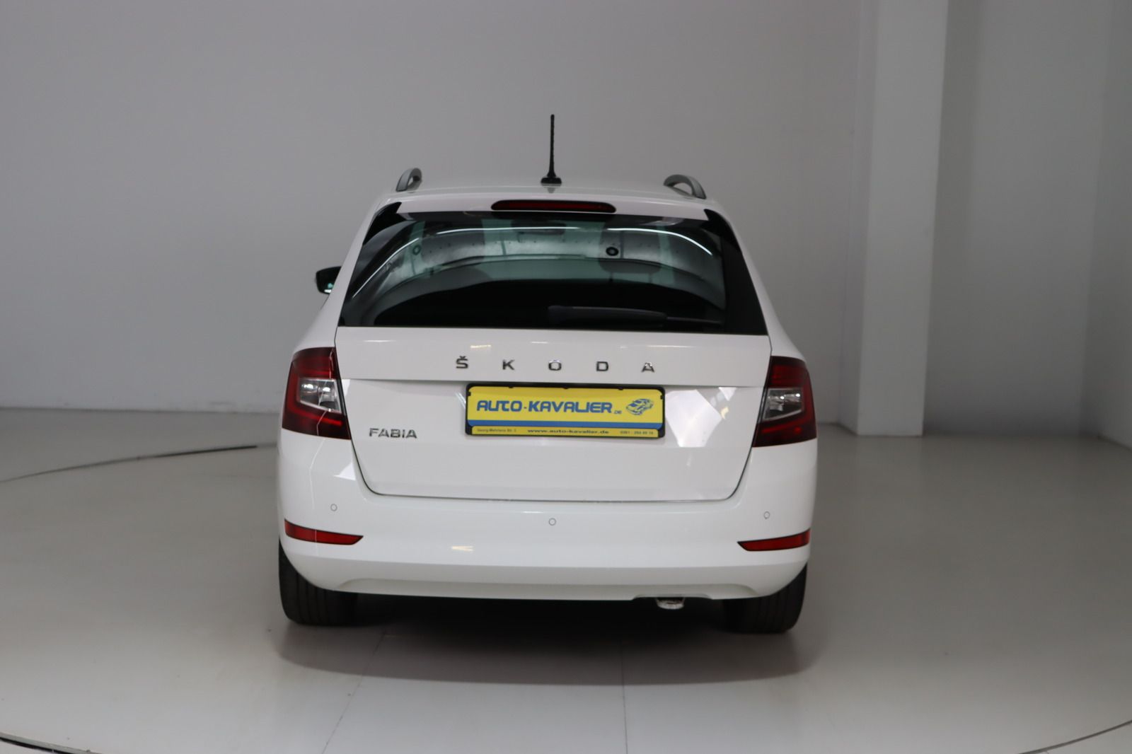 Fahrzeugabbildung SKODA Fabia 1.0 Combi Automatik * LED * Navigation Cle