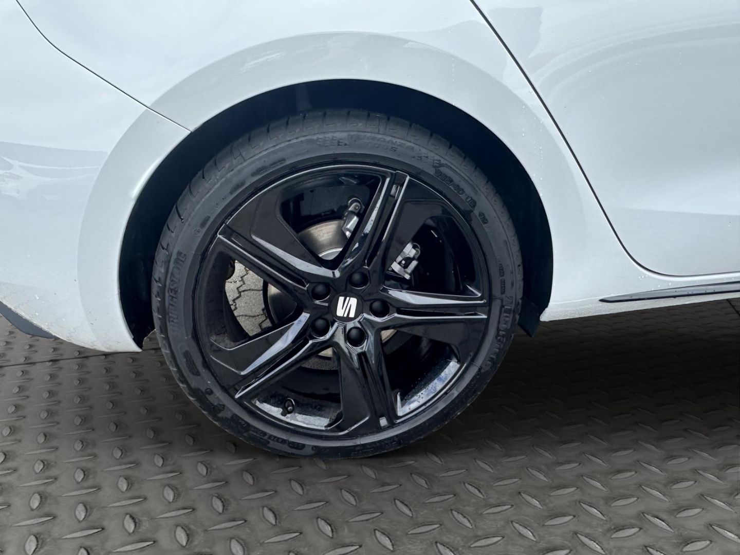 Fahrzeugabbildung SEAT Leon 1.5 110 kW FR Black Edition SpurhalteASS