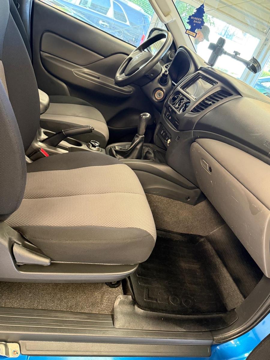 Mitsubishi L200 Basis Club Cab 4WD 1Hand AHK 3,5t LKW-Zul