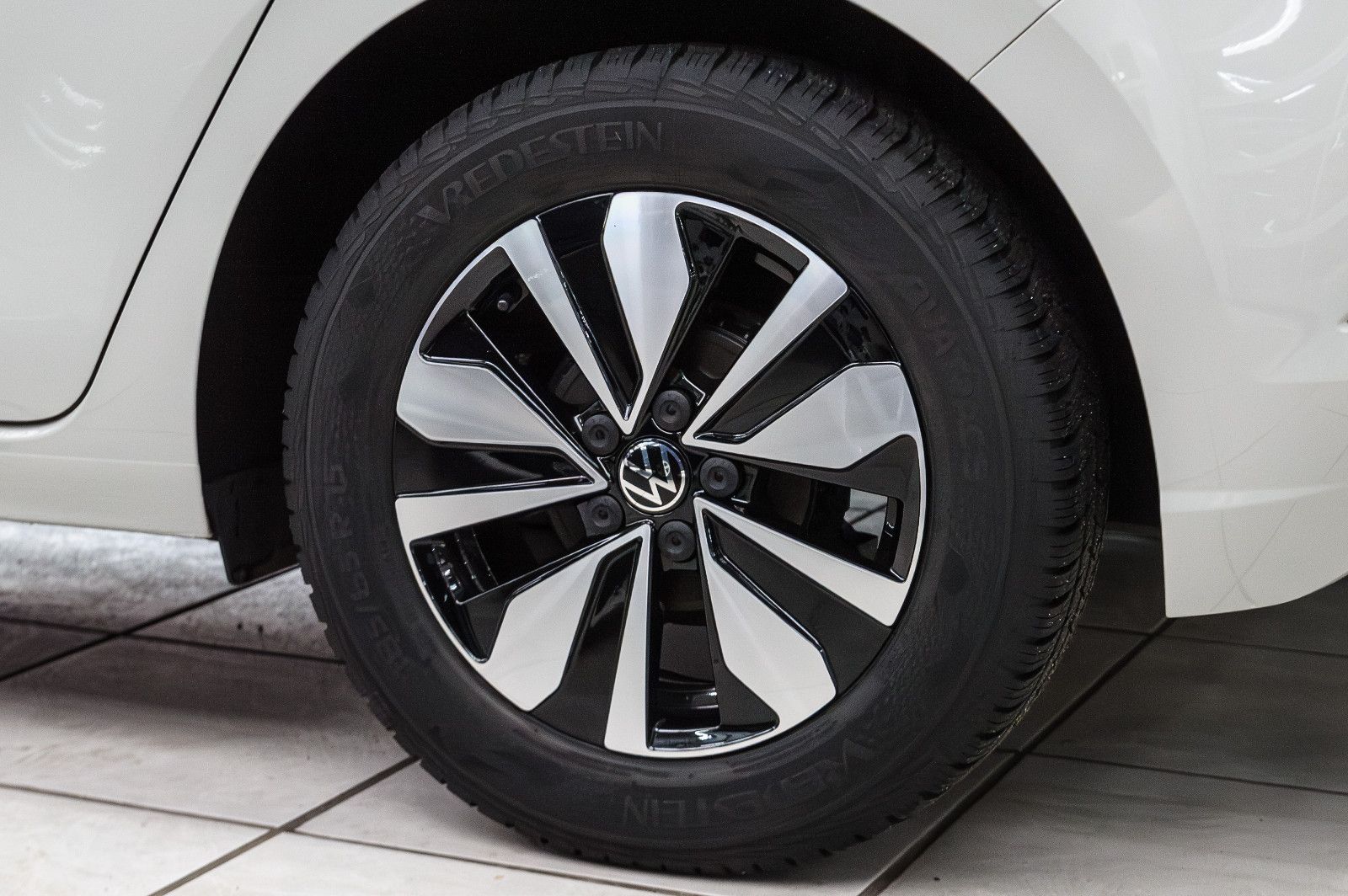 Fahrzeugabbildung Volkswagen Polo VI Move 1.0 LED+APP+BEATS+SHZ+KAMERA