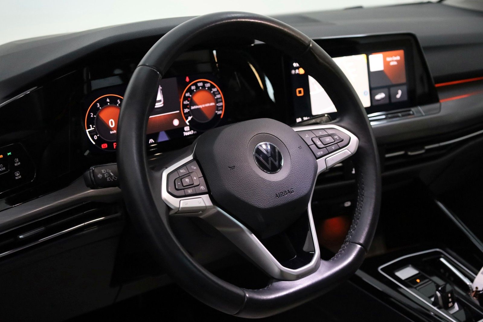 Fahrzeugabbildung Volkswagen Golf VIII Variant Style Navi,LED,Harman/K,ACC,SH