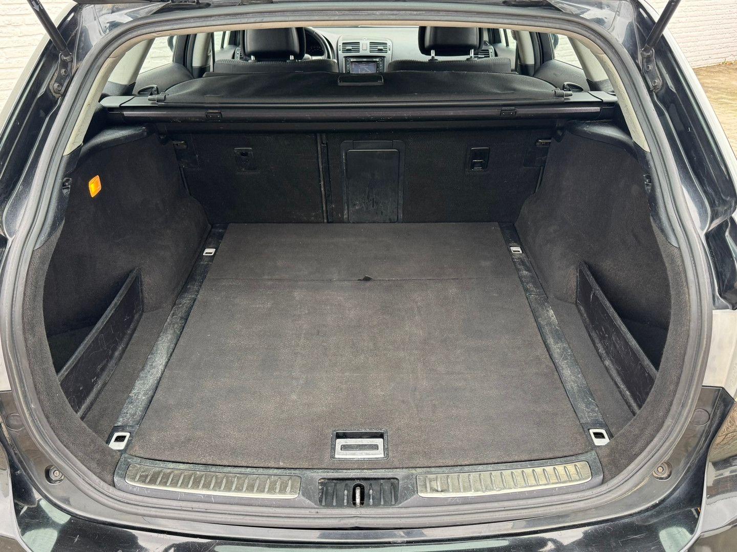 Toyota Avensis 2010 — photo 16