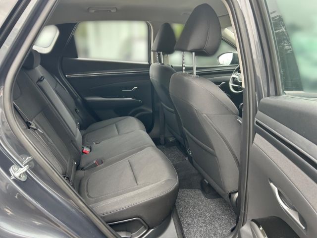 Fahrzeugabbildung Hyundai Tucson Select 2WD+LED-Paket Navi Digitales Cockp