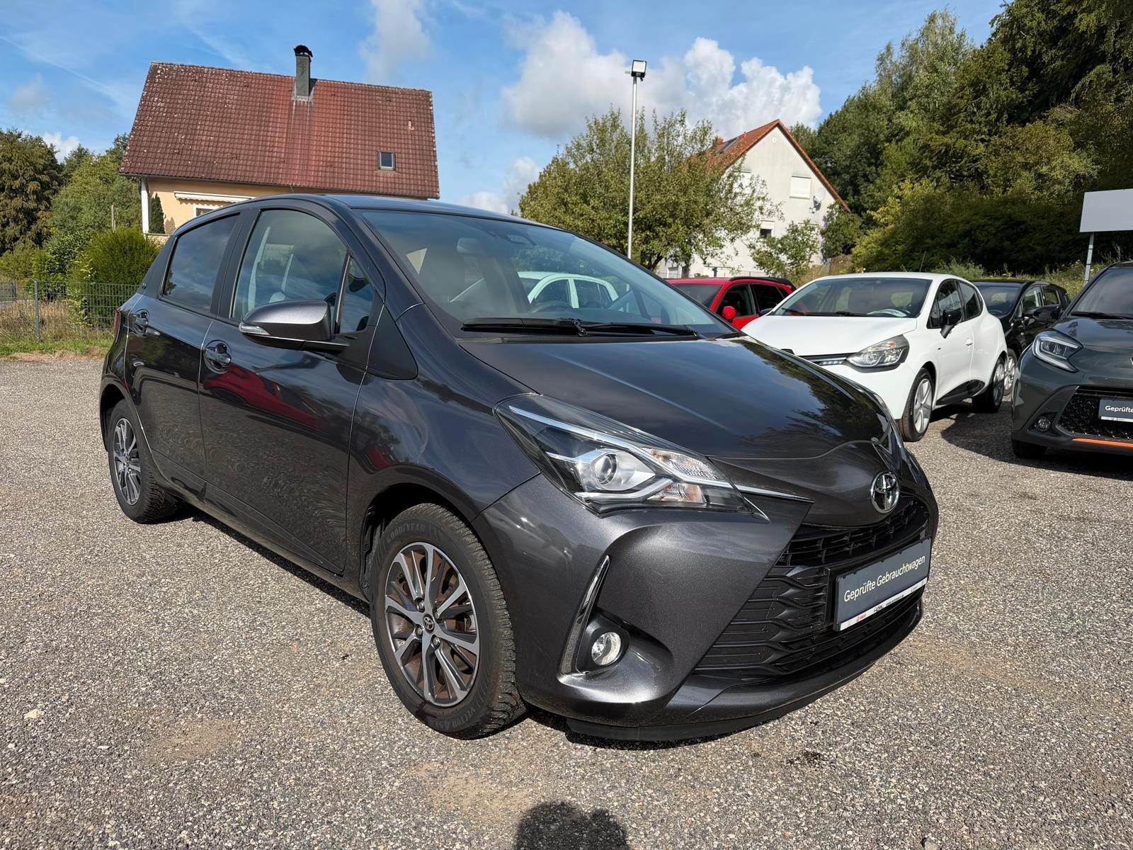 Toyota Yaris Y20 Club nur 4550 KM