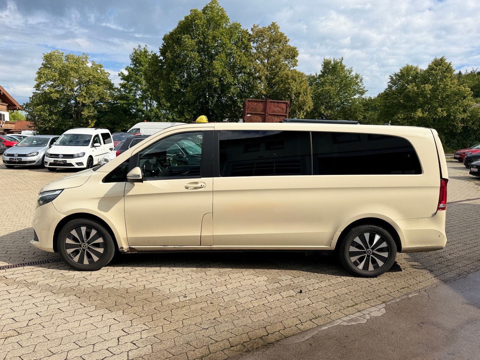Fahrzeugabbildung Mercedes-Benz V 250 d 4MATIC extralang |360°|LED|TAXI