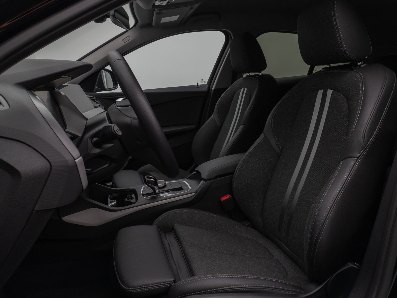 Fahrzeugabbildung BMW 118i DAB WLAN PDC Geschwindigkeitsreg Sport LED