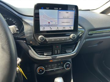Ford Fiesta EcoBoost 1.0 KAMERA CARPLAY KLIMA