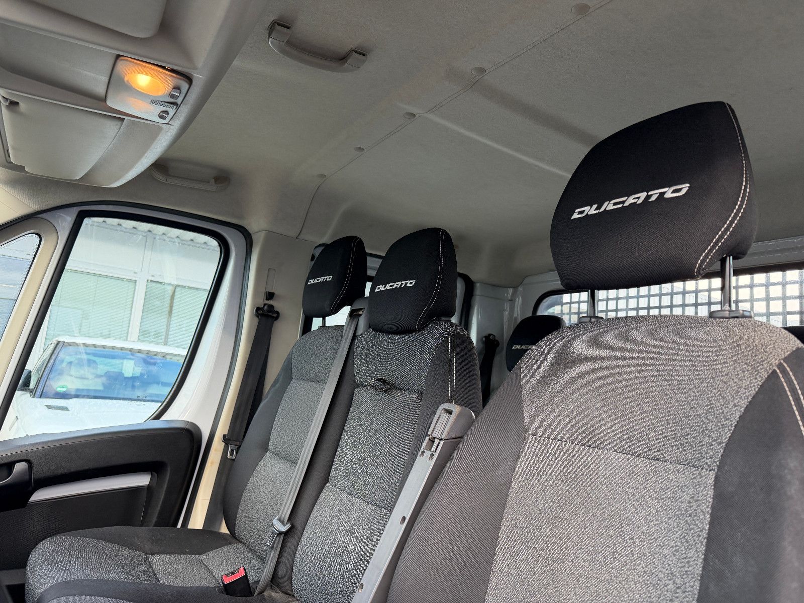 Fahrzeugabbildung Fiat Ducato Pritsche/7-SITZ Doppelk. 35 140 L4 Pritsc