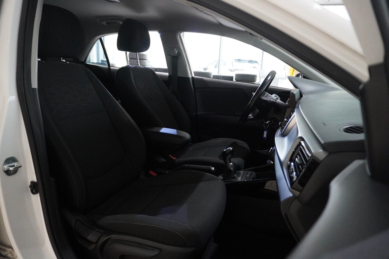 Fahrzeugabbildung Kia Rio 1.0 T-GDI SPIRIT 5-TÜR NAVI/LED/KAMERA/DAB+