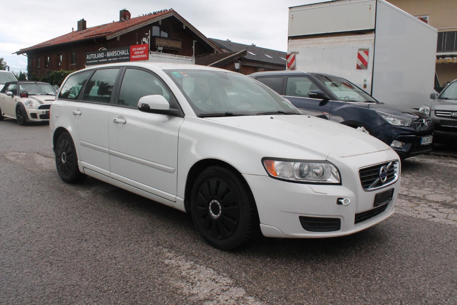 Volvo V50 2012 — interior