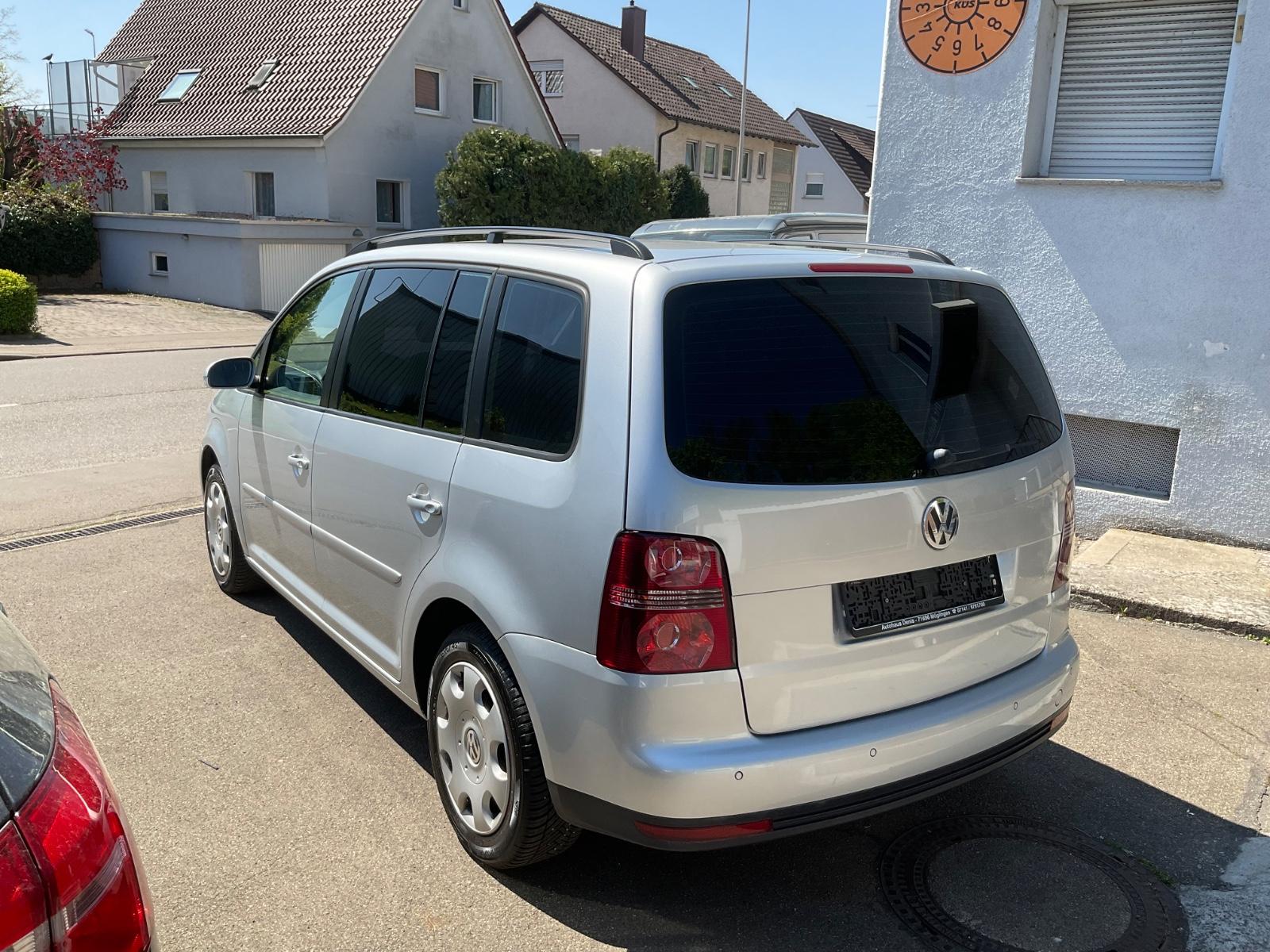 Volkswagen Touran 2007 — interior