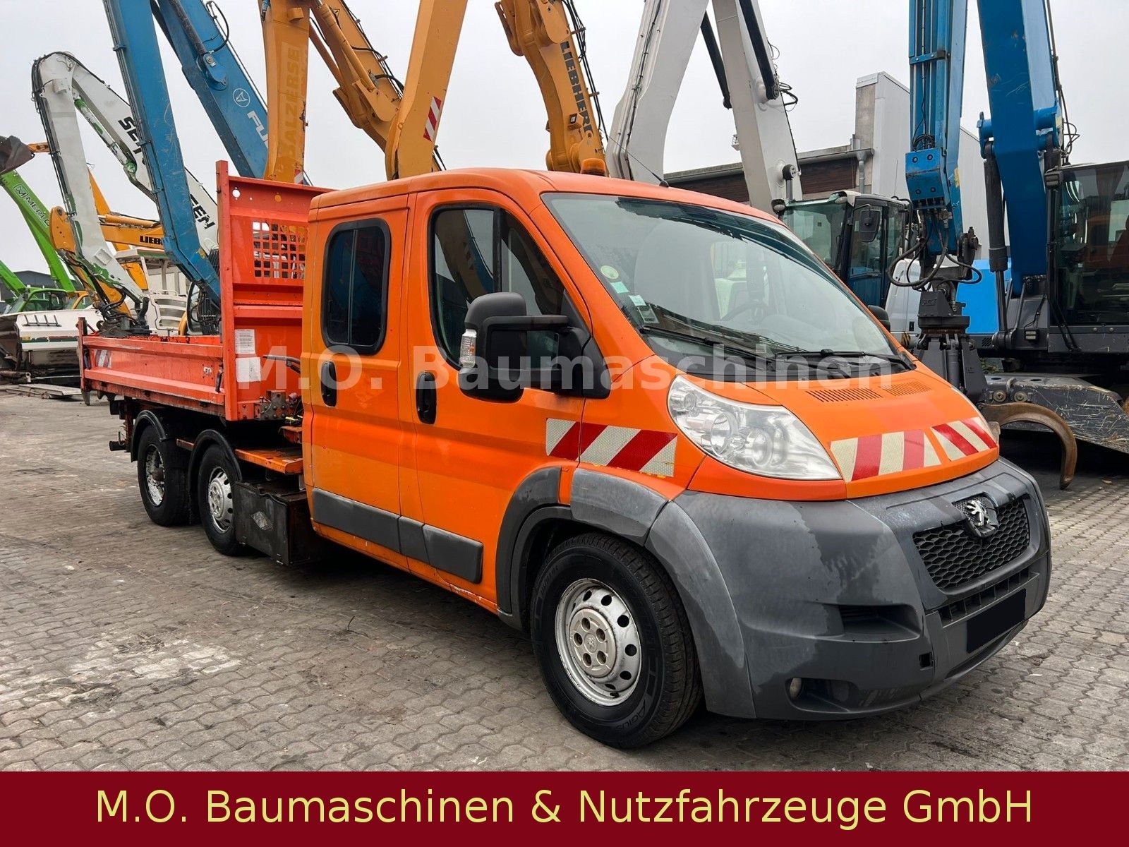 Fahrzeugabbildung Peugeot Boxer / 4x2 / 3 Achser / Kipper /