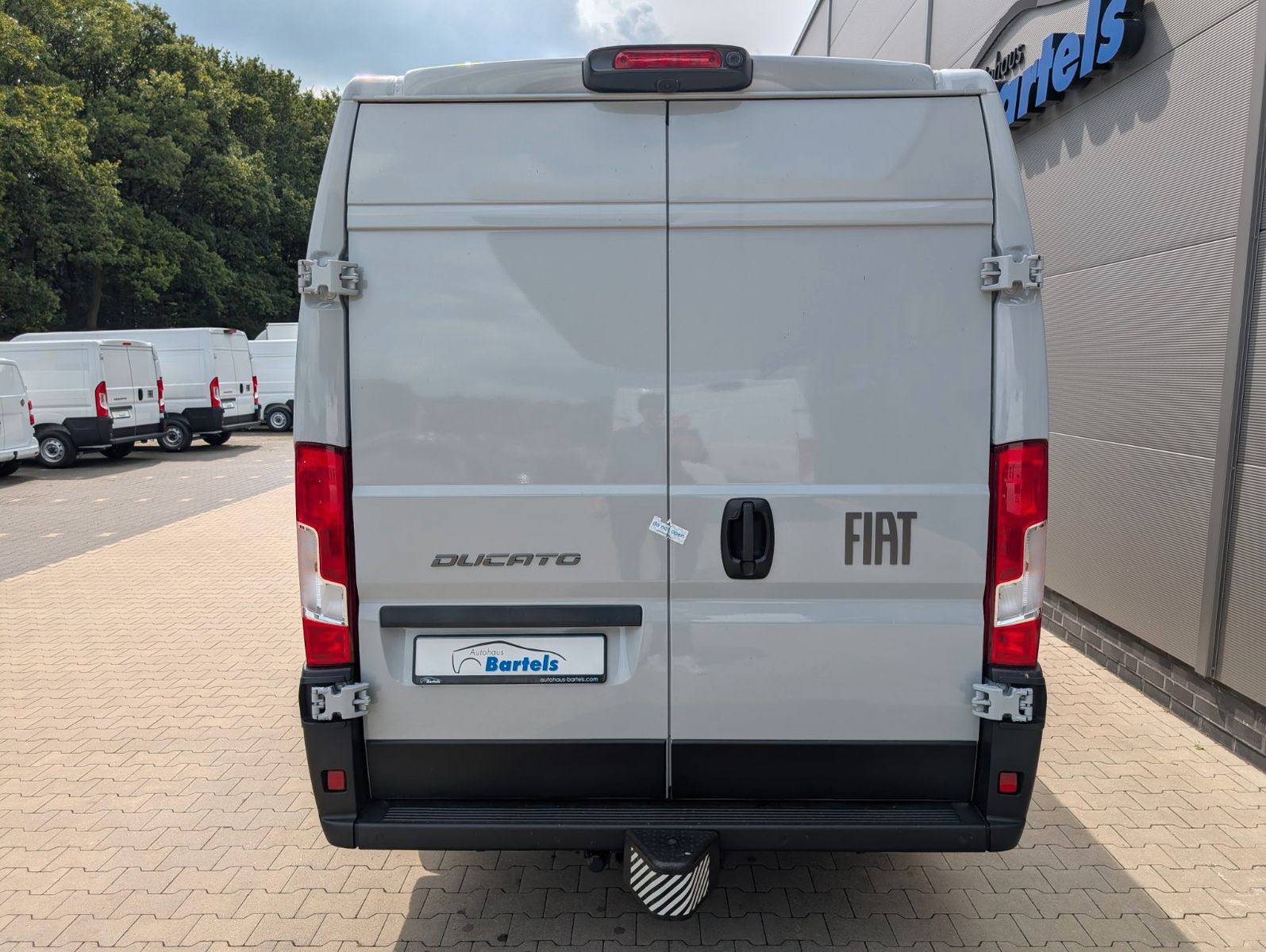 Fahrzeugabbildung Fiat Ducato H2 Kastenwagen 35 L4H2 180 Multijet Maxi