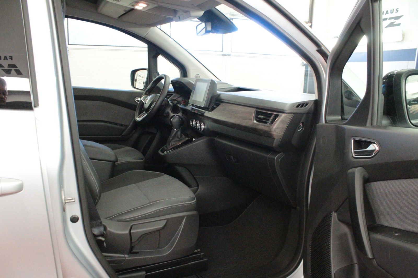 Fahrzeugabbildung Renault Kangoo Tce 130 EDC Techno*Sitzhzg*