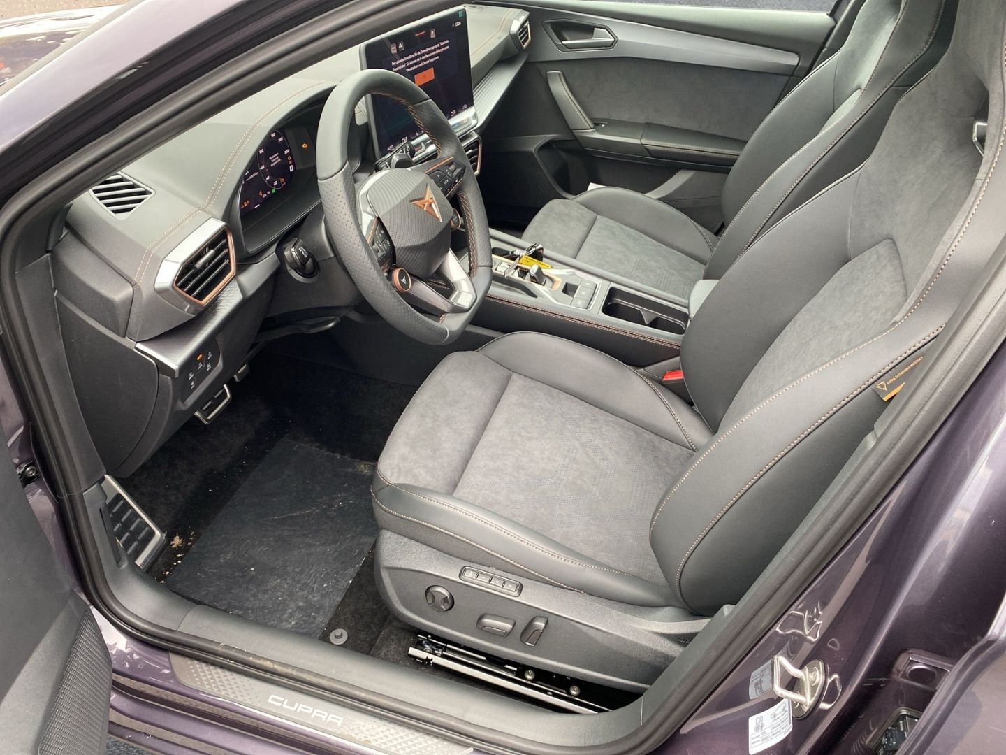 Fahrzeugabbildung CUPRA Leon ST 1.5 e-Hybrid 200 VZ*HD-Matrix*NAVI*AHK*