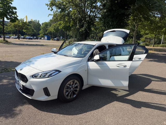 BMW 120 Steptronic - Jahreswagen mit AHK