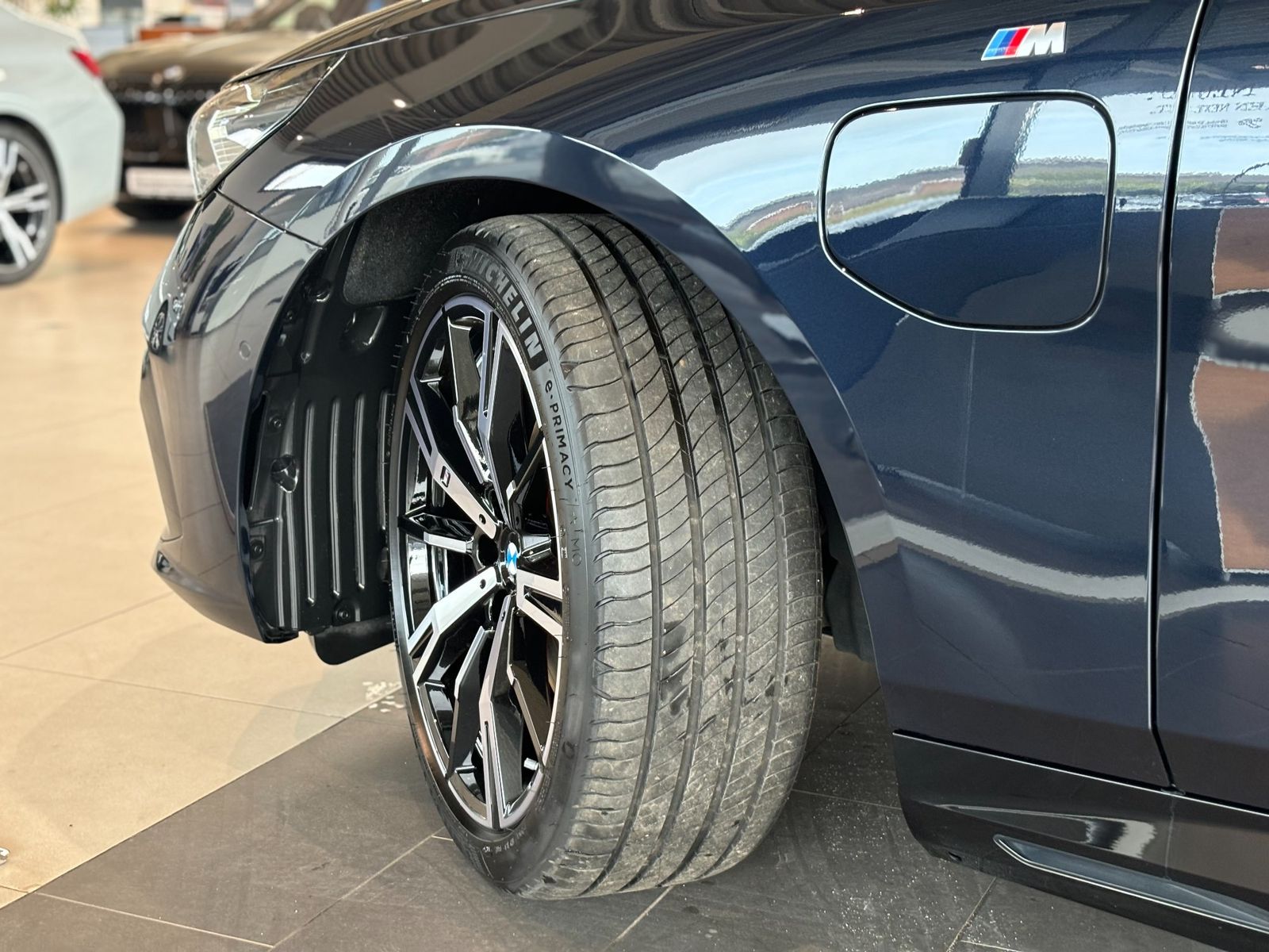 BMW 550e xDrive Limousine imagem 3