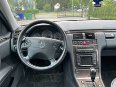 Fahrzeugabbildung Mercedes-Benz E 280 T Avantgarde 4Matic*Bose*Sitzlüftung*