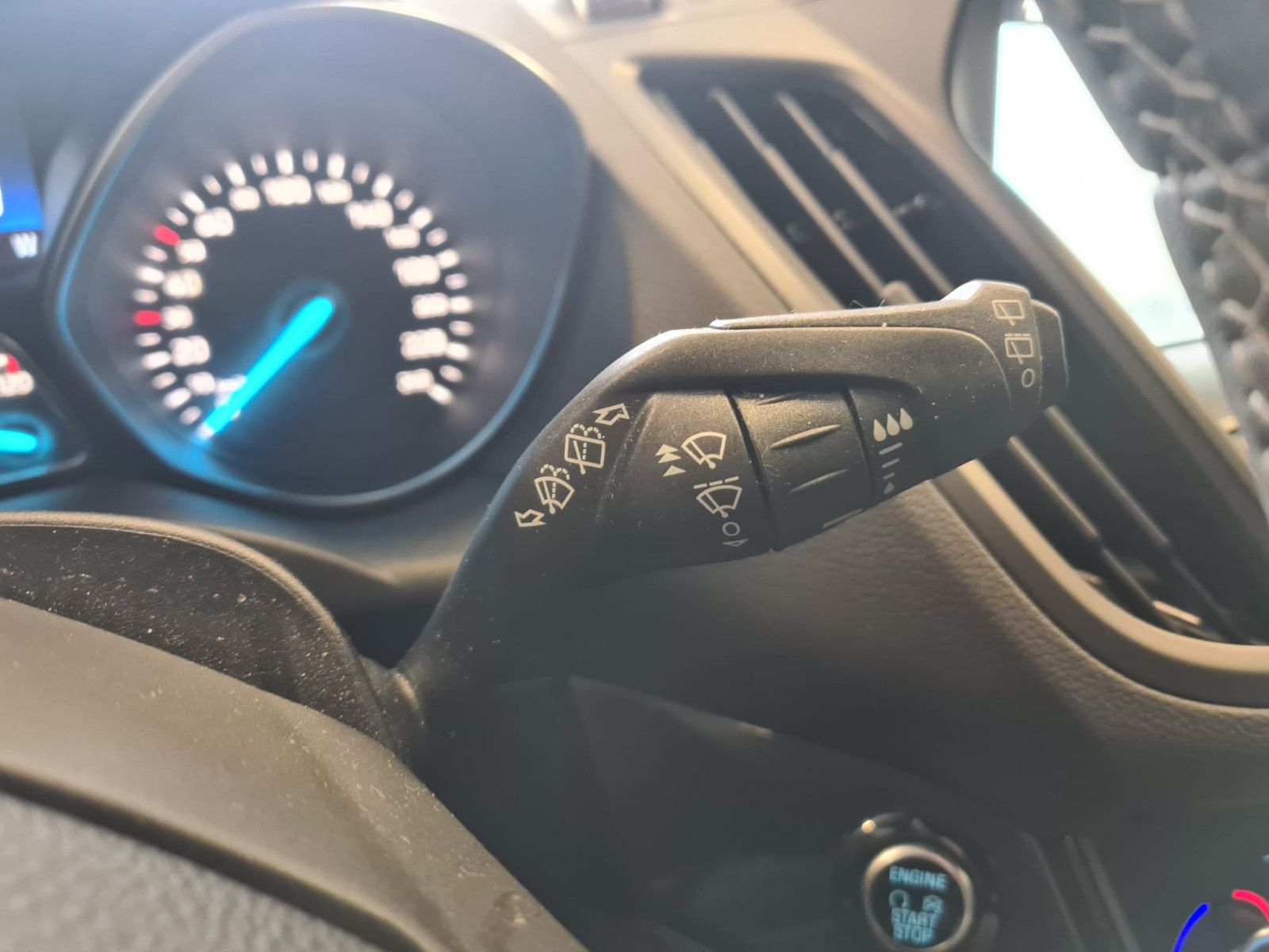 Fahrzeugabbildung Ford Kuga ST-Line / GARANTIE / KAMERA / SCHECKEHEFT