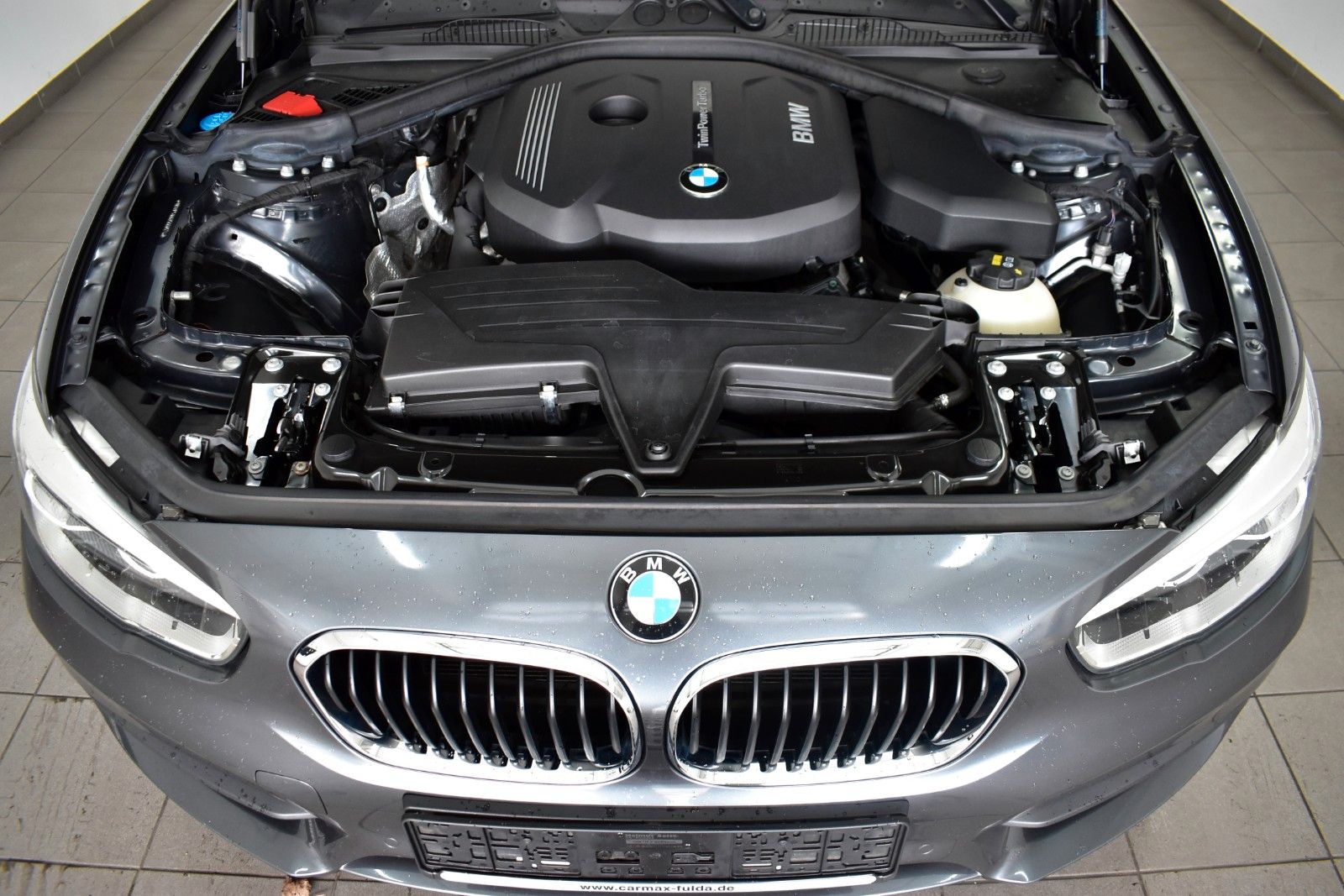 Fahrzeugabbildung BMW 118i Advantage Lim. 3-trg. Navi,LED,SD,SH,PDC