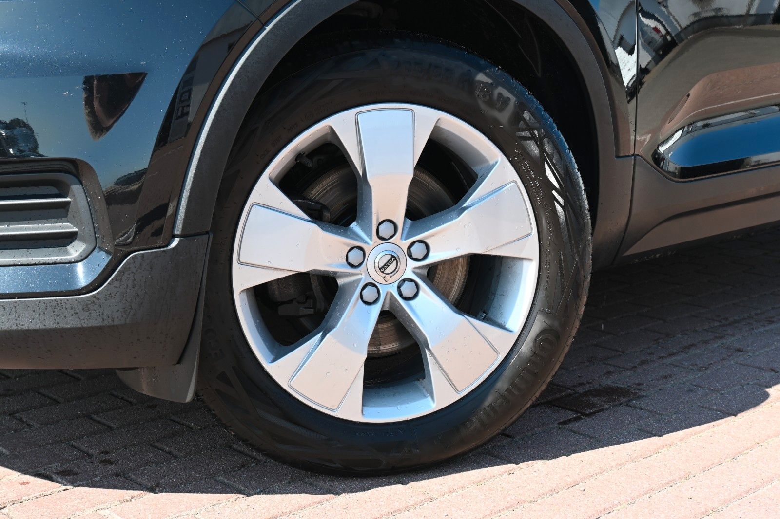 Fahrzeugabbildung Volvo XC40 D3 AWD Autom. Momentum*RFK*FSHZG*BLIS*AHK