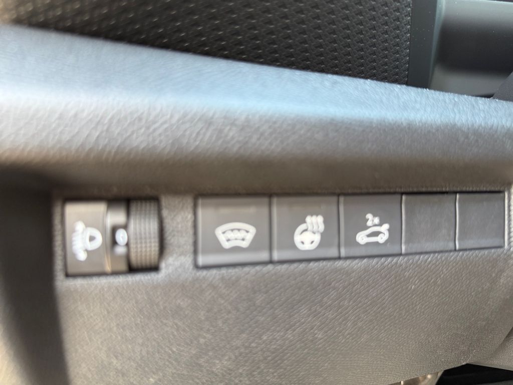 Fahrzeugabbildung Citroën C4 X Hybrid 145 MAX Vollausstattung