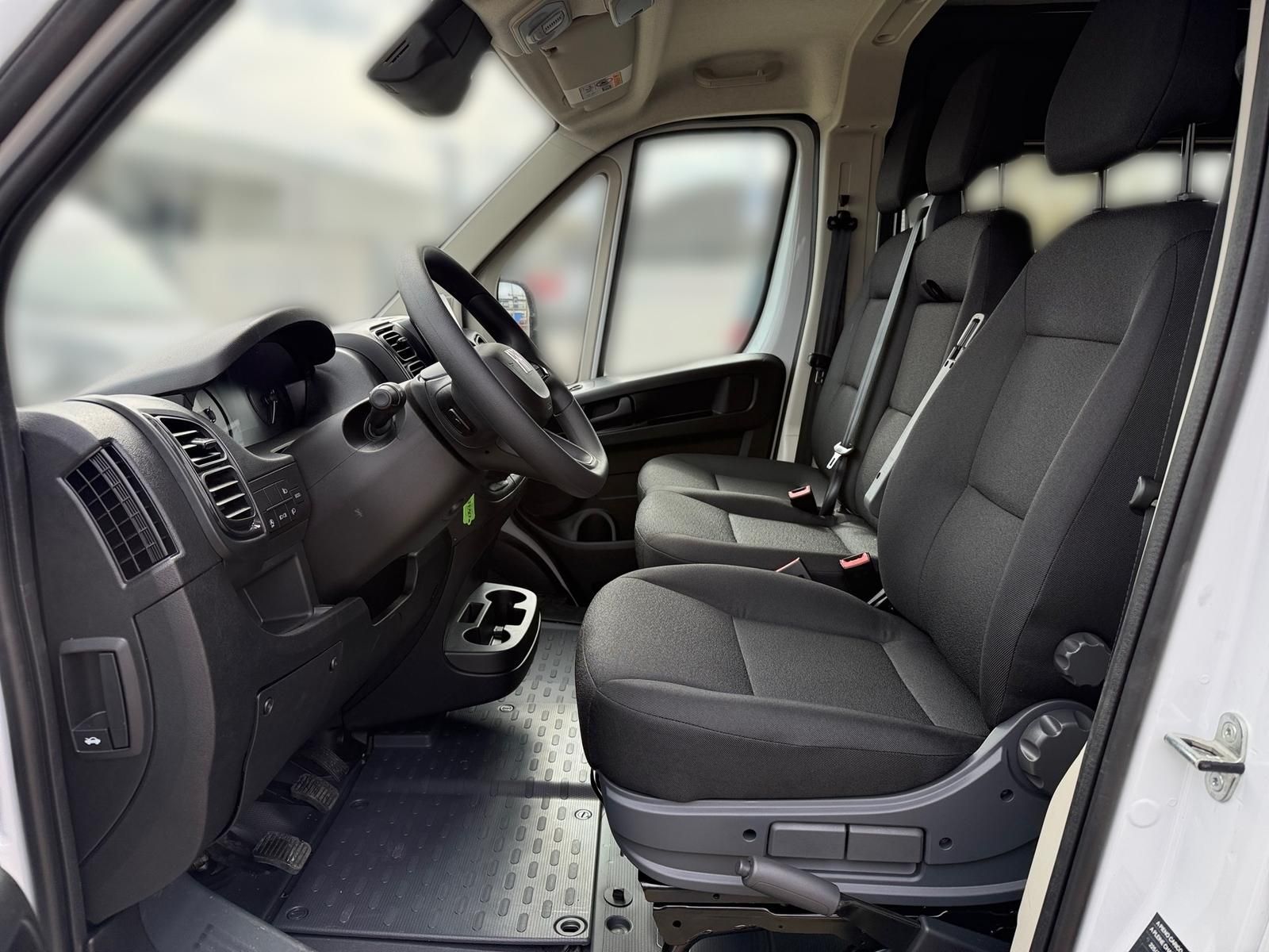 Fahrzeugabbildung Fiat Ducato L2H2 Multicab 140 MT6