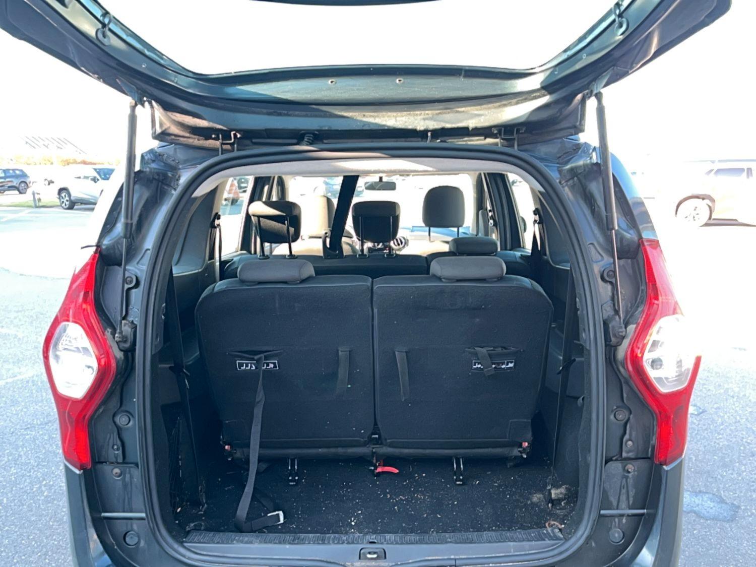 Dacia Lodgy 2015 — interior