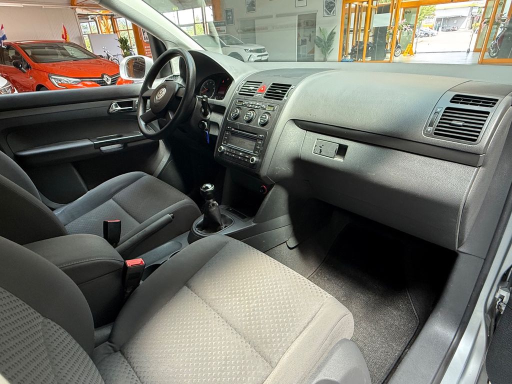 VW Touran Conceptline|7-Sitzer|SHZ|PDC|Klimaanlage VW Touran Conceptline|7-Sitzer|SHZ|PDC|Klimaanlage