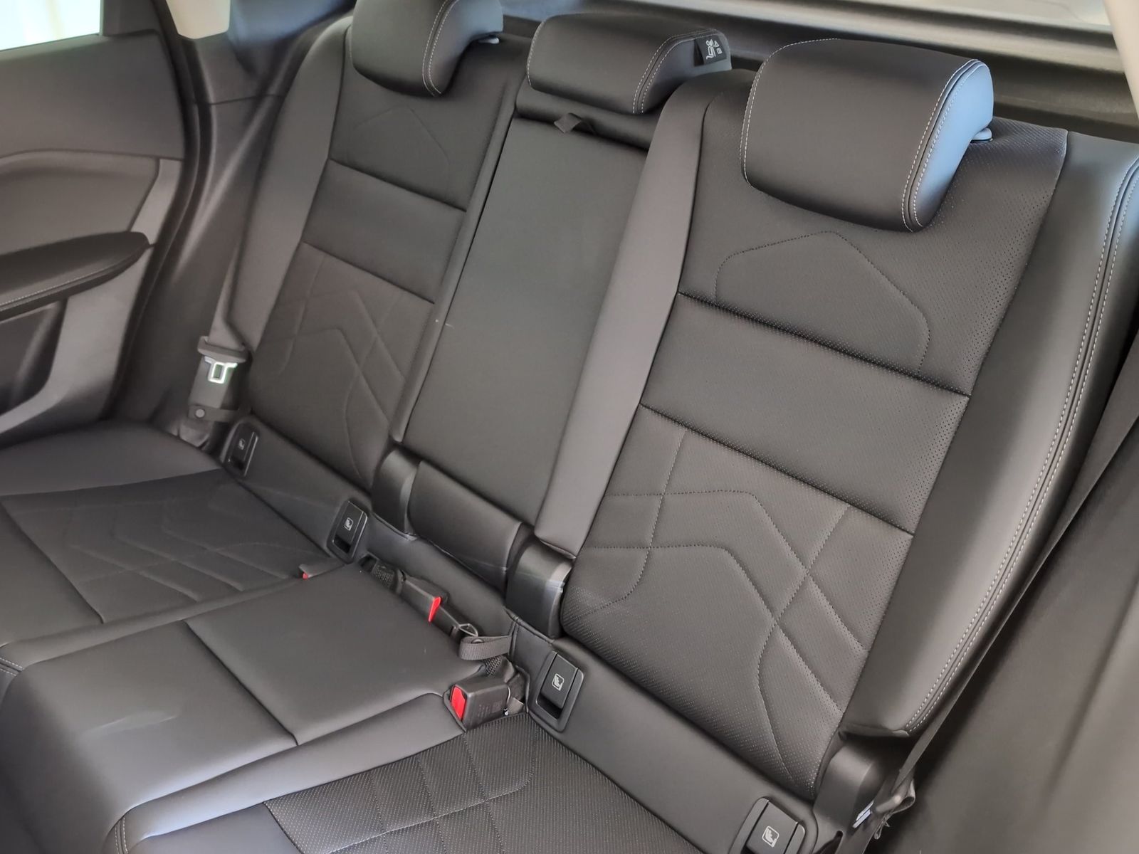 BMW iX1 eDrive20 Navi LED RFK DAB SLI MFL foto 4