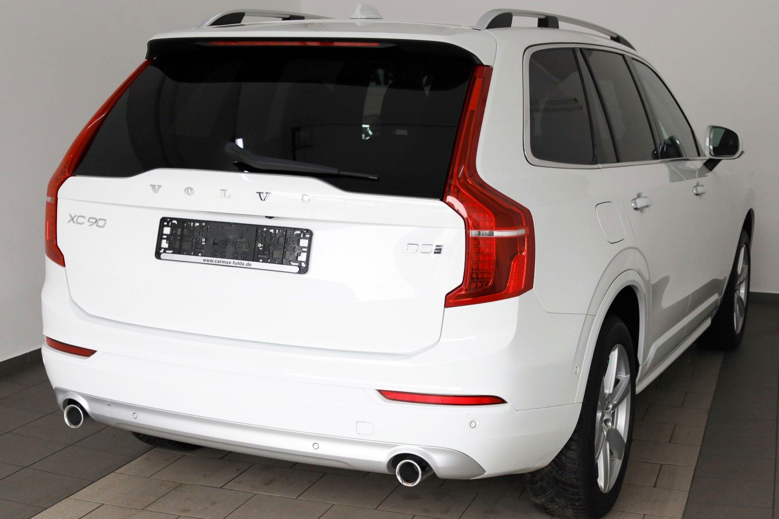Fahrzeugabbildung Volvo XC90 Momentum AWD, Kamera, Navi, LED