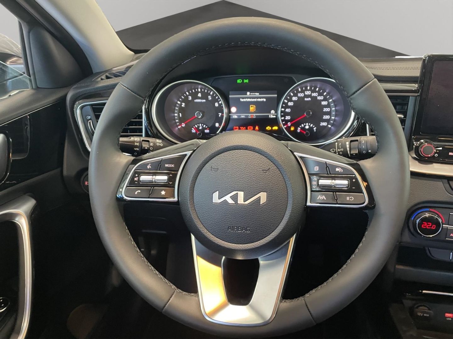 Fahrzeugabbildung Kia Ceed Ultimate Edition Kamera totWinkASS Navi
