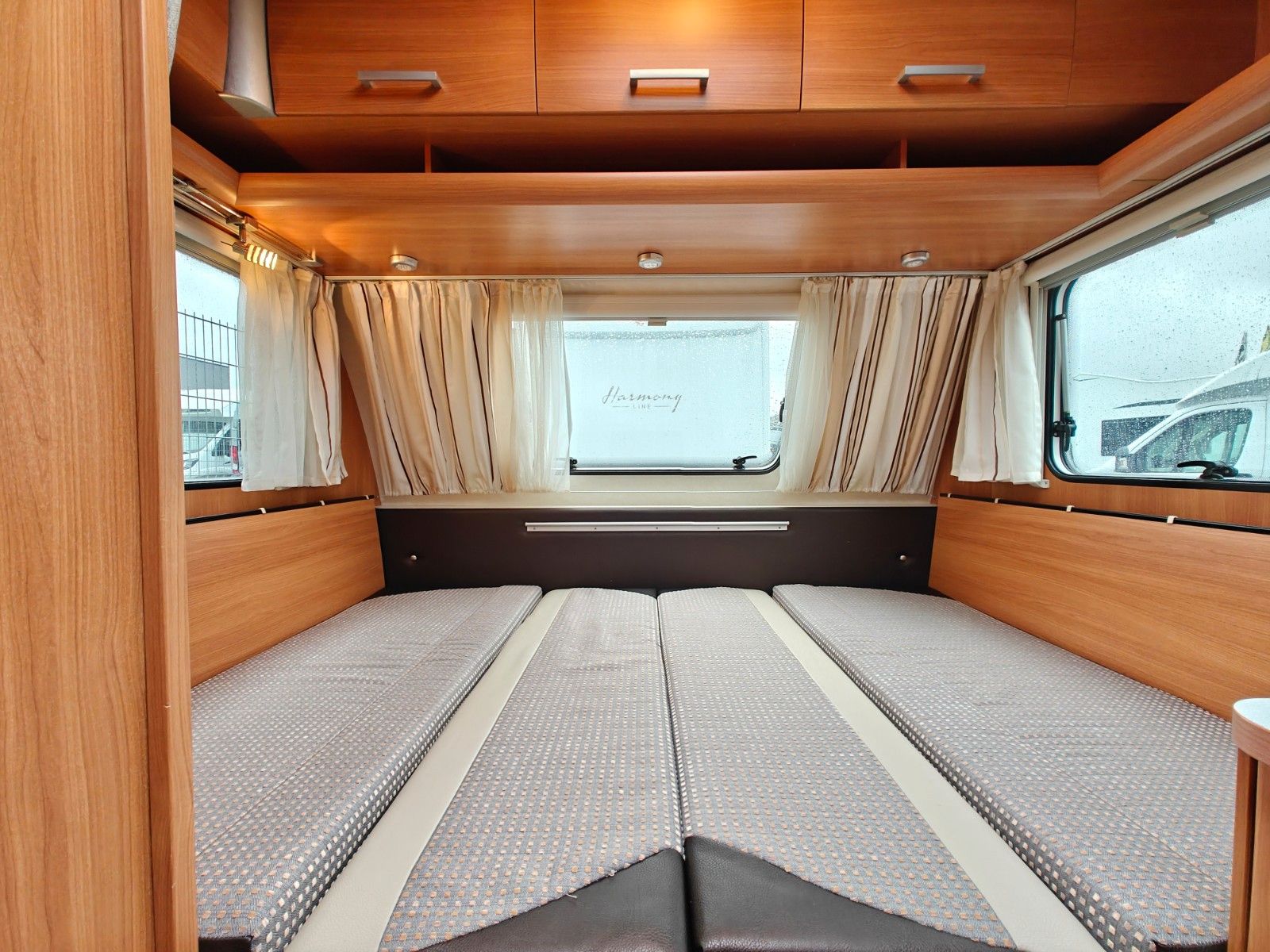 Fahrzeugabbildung Knaus Sport 400 LB - Doppelbett/Sitzgruppe, Superb -