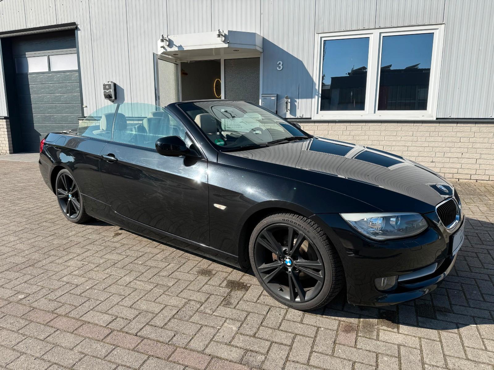 BMW 320i Cabrio Leder Klima PDC Navi