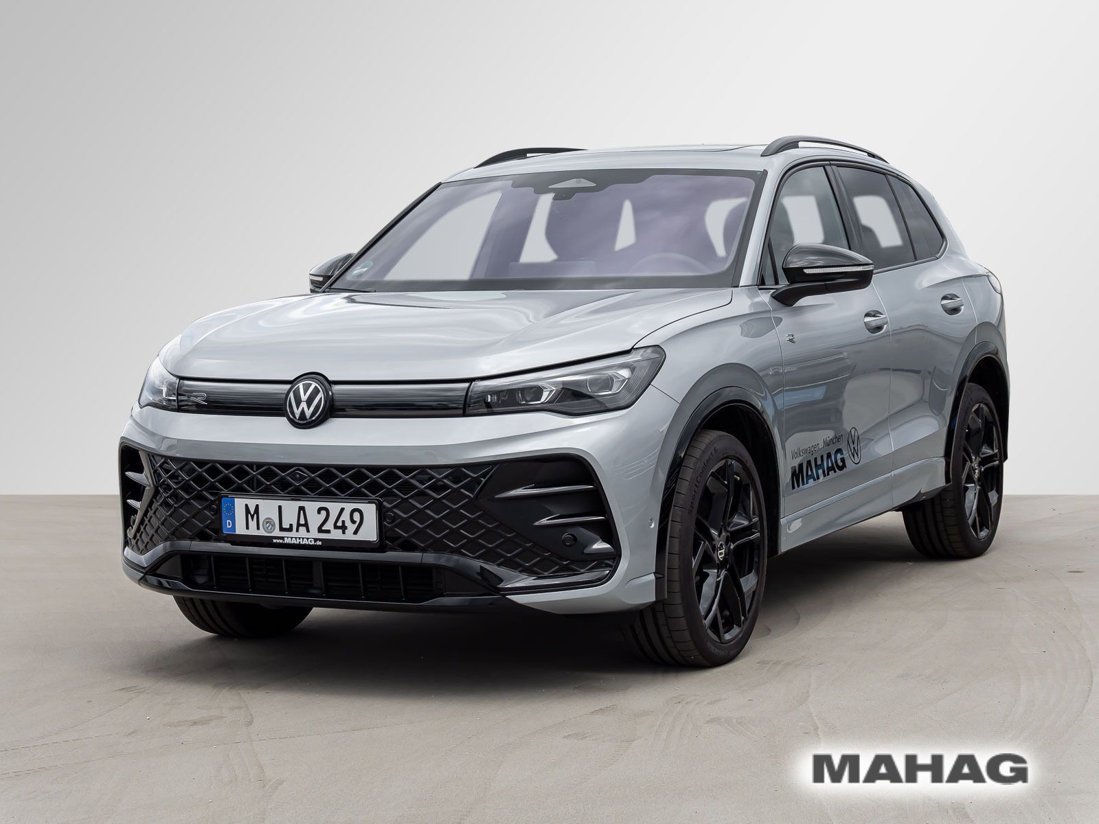 Volkswagen Tiguan 2.0 TSI R-Line BlackStyle 4motion AHK ACC imagem 3