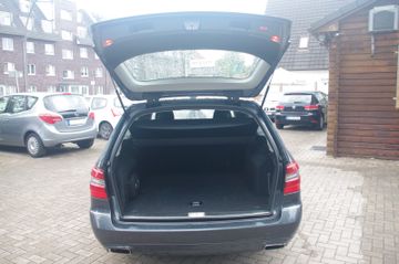 Mercedes E 220 - 11