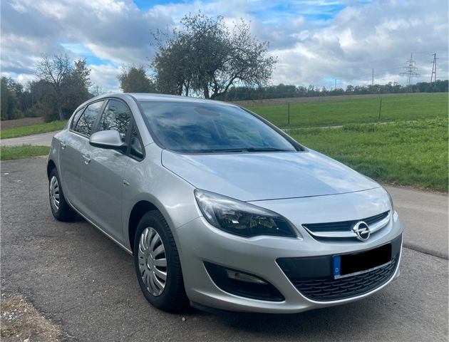 Opel Astra J Lim. 5-trg. Edition