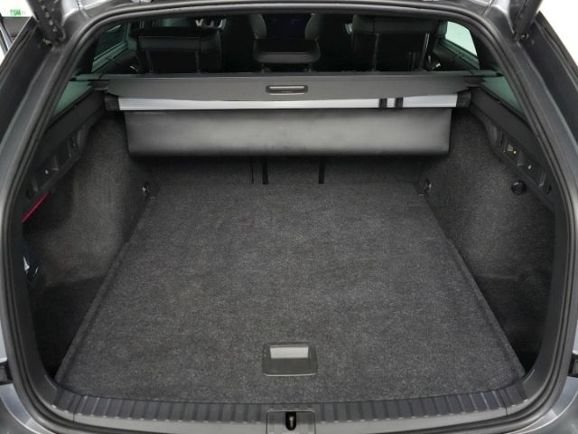 Octavia COMBI SPORTLINE TSI DSG+AHK+NAVI+360 GRA