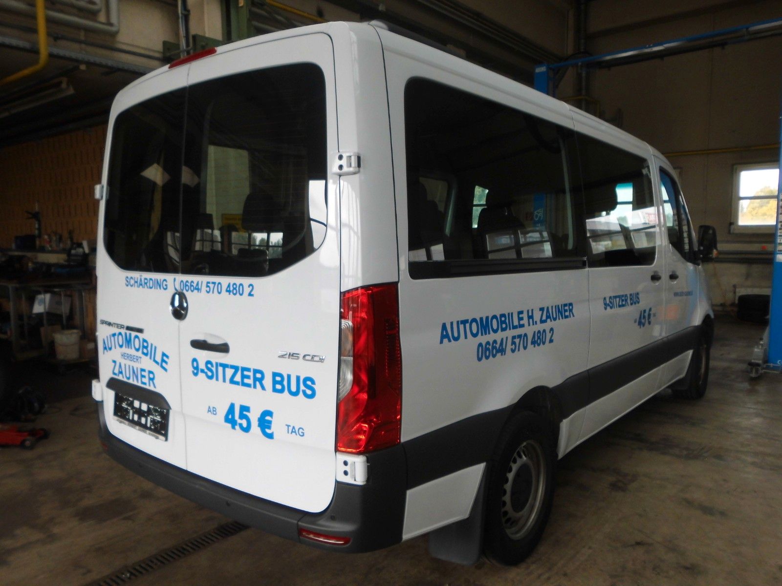 Mercedes-Benz Sprinter Tourer Dachklima, 9 Sitze imagem 3