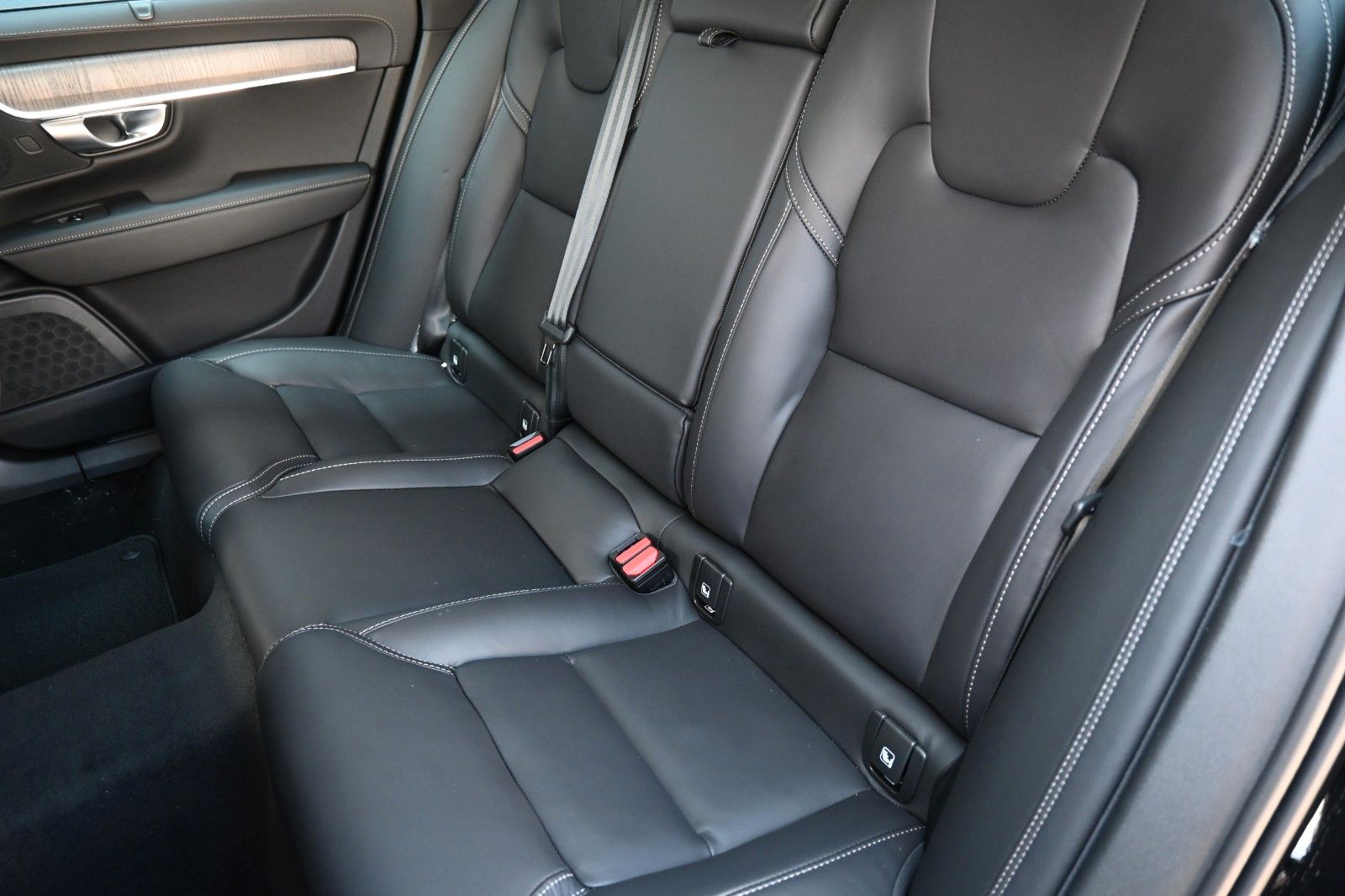 Fahrzeugabbildung Volvo V90 B4 D AWD Cross Country *Pano*STDHZG*ACC