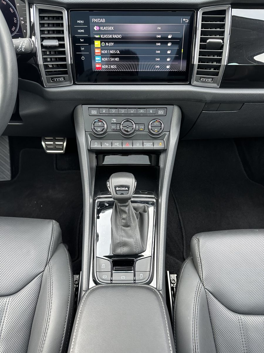 Fahrzeugabbildung SKODA Kodiaq L&K NAV+MATRIX+PANO+ACC+360°+19ZO+CARPLAY