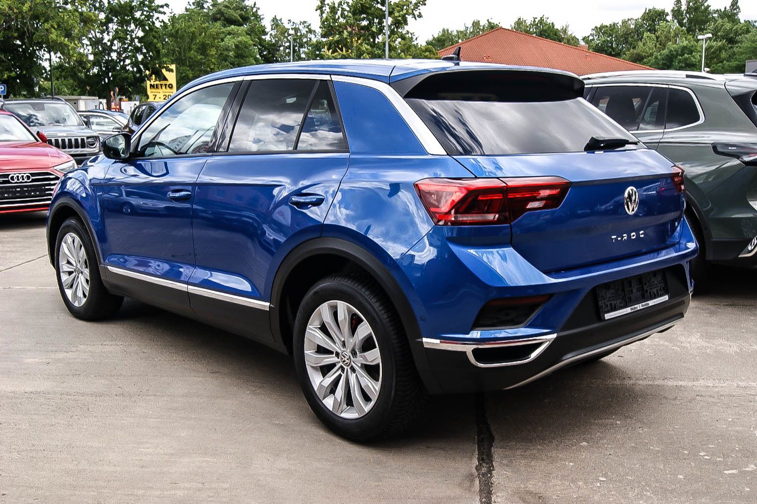 Fahrzeugabbildung Volkswagen T-Roc 20 TDI DSG Sport NAVIGATION SPORT VIRTUAL