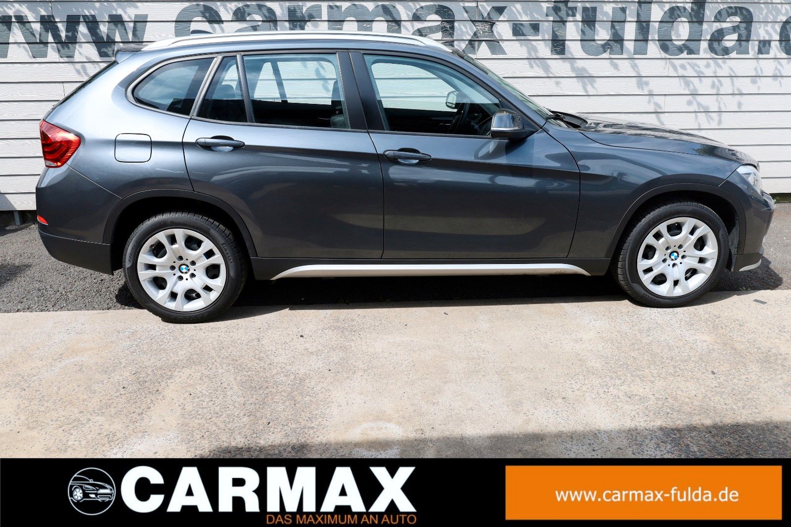 Fahrzeugabbildung BMW X1 20i xDrive XLine Navi,Xenon,Kamera,SH,PDC,AHK