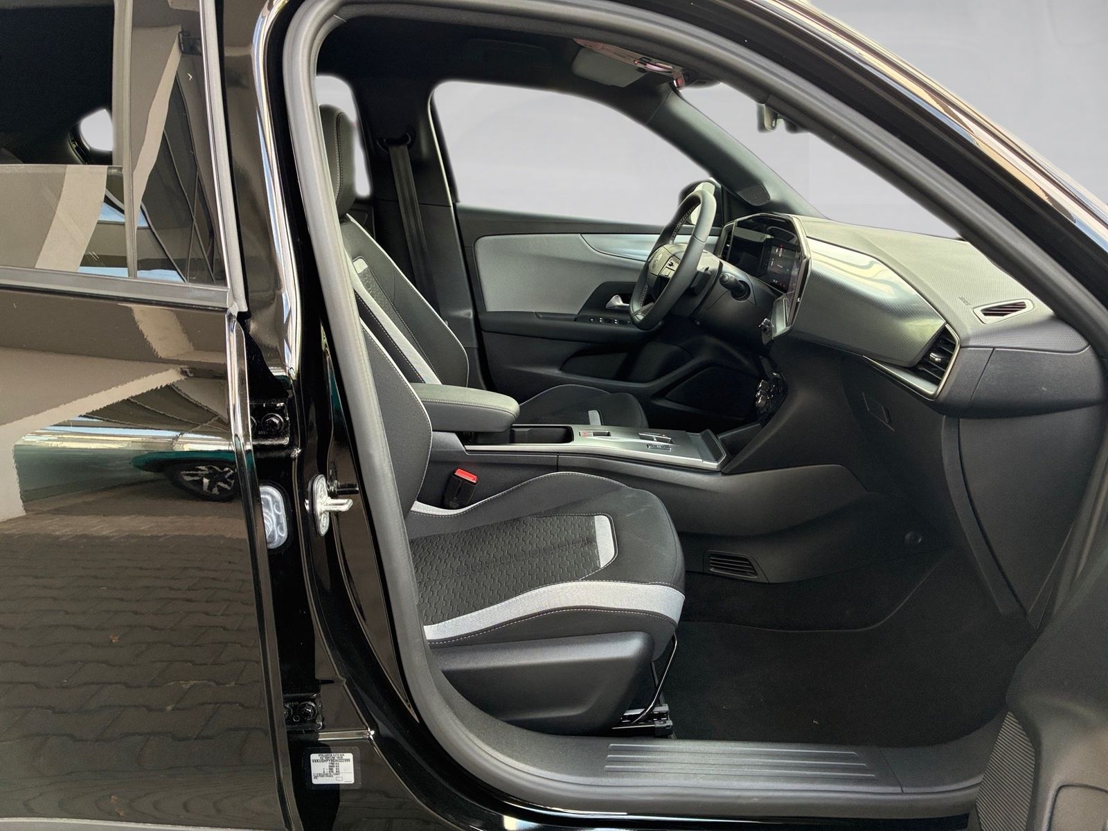 Fahrzeugabbildung Opel Mokka 1.2 Edition Kamera,LED,Navi,SHZ,Klimaaut.