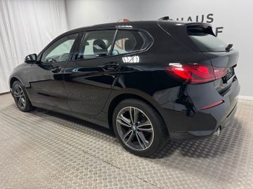 Fahrzeugverkauf 6 BMW 118 d Sport Line AT LED Shadow Line Navi