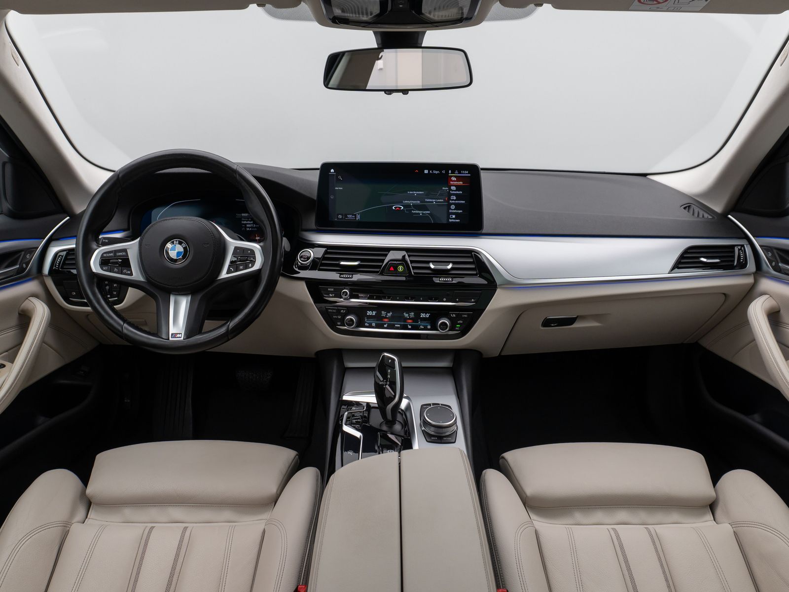 Fahrzeugabbildung BMW 530d  Panorama Kamera Laser HUD DAB HiFi Komfort